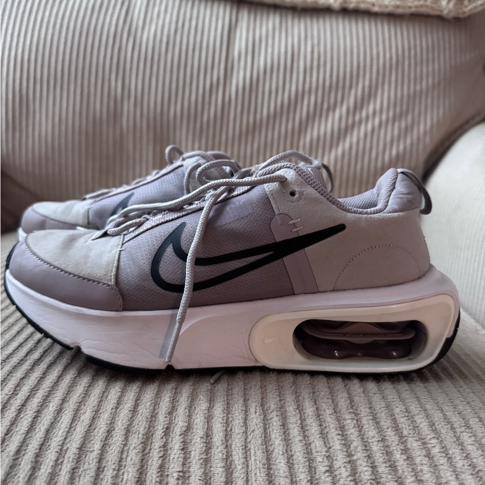 Nike Women's Black and Cream Sneakers